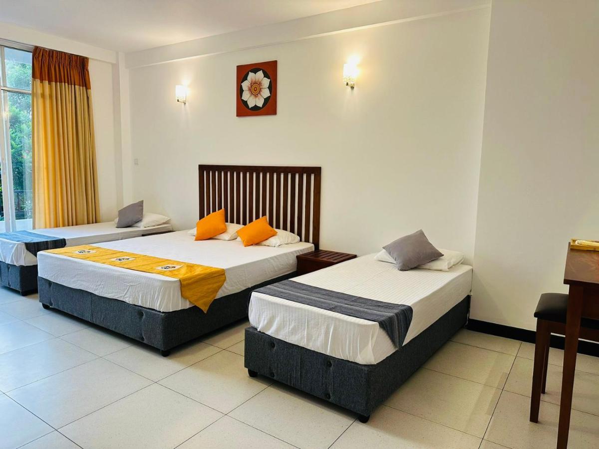 Kandy Hub Guest House Bagian luar foto