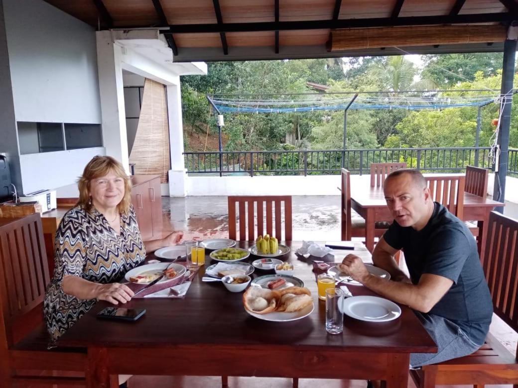Kandy Hub Guest House Bagian luar foto